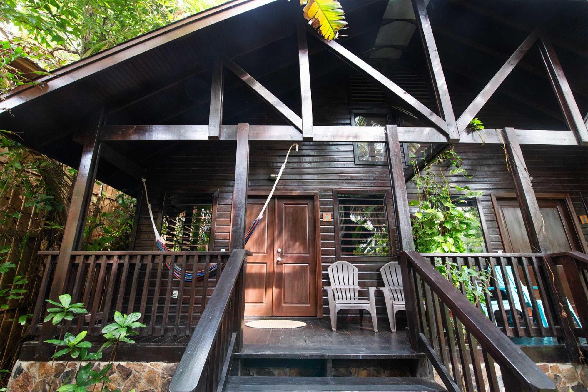 Puerta Azul Hotel Sandy Bay Ruang foto
