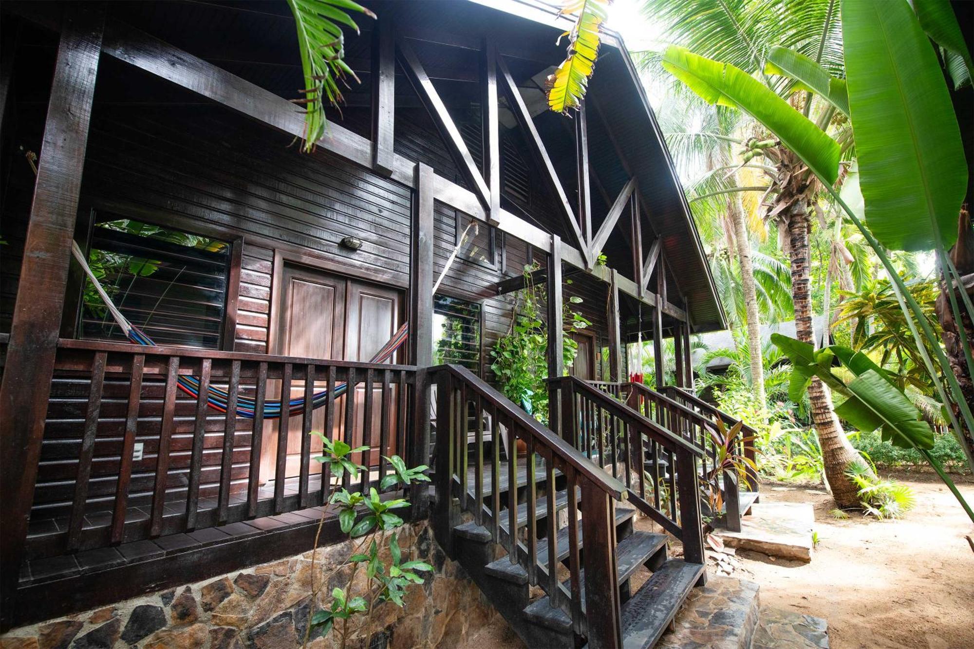 Puerta Azul Hotel Sandy Bay Ruang foto