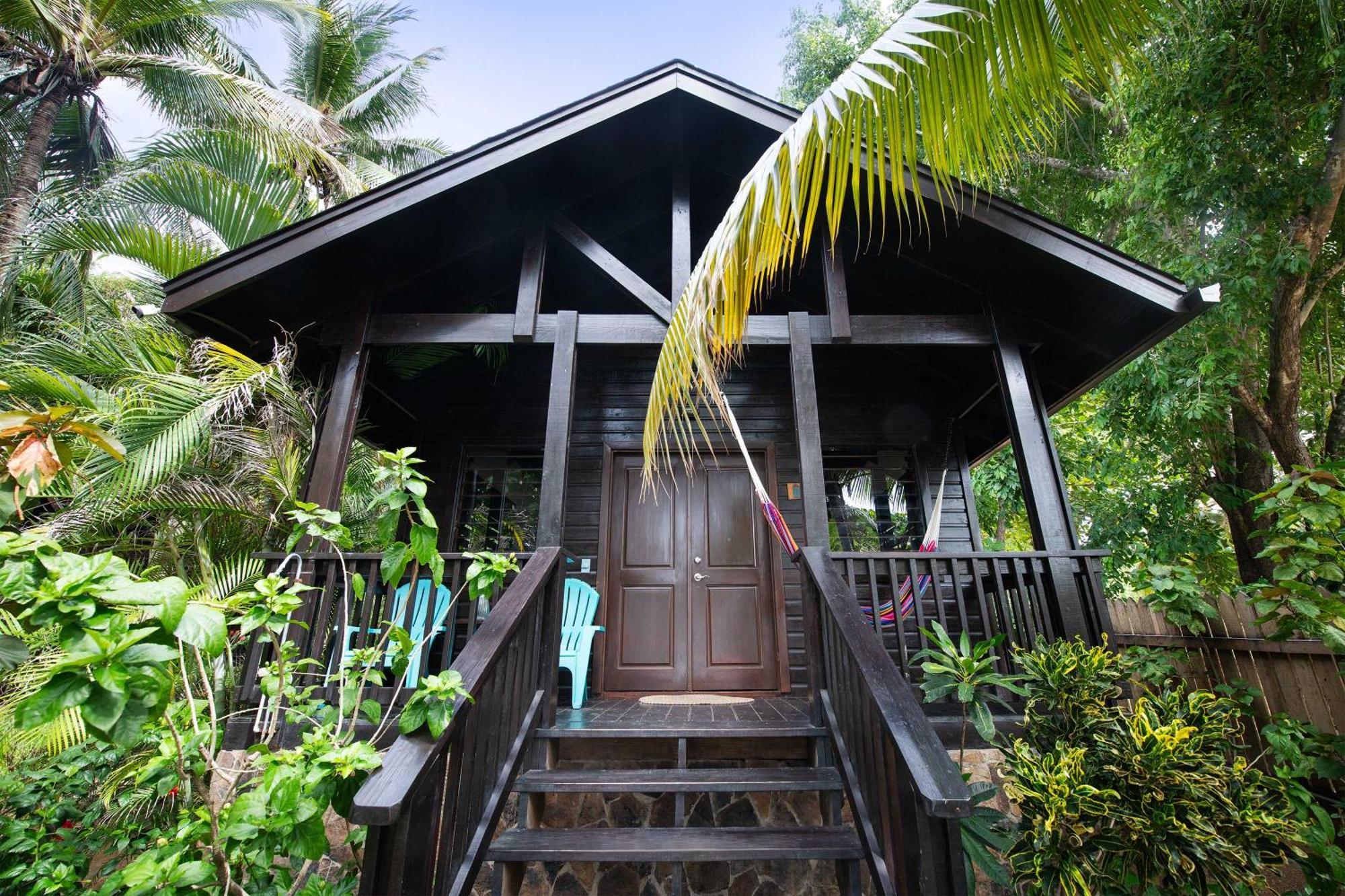Puerta Azul Hotel Sandy Bay Bagian luar foto